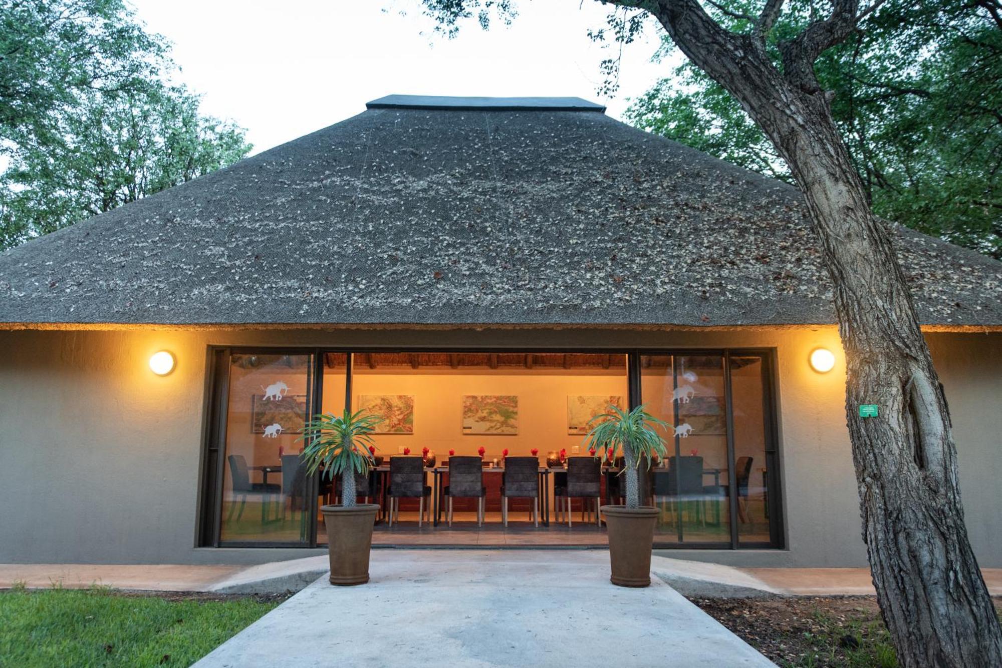 Senalala Safari Lodge 克拉塞利尔自然保护区 外观 照片
